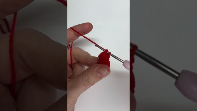 Как связать игрушке пяточку крючком.