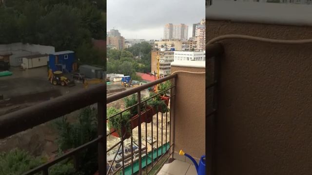 Балкон без козырька в Garden city residence!