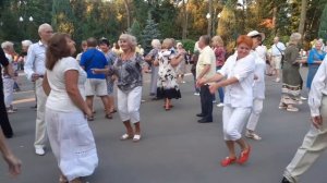 ОЙ, СМЕРЕКО!??ВЕСЁЛЫЕ ТАНЦЫ В ПАРКЕ ГОРЬКОГО ХАРЬКОВ АВГУСТ 2021