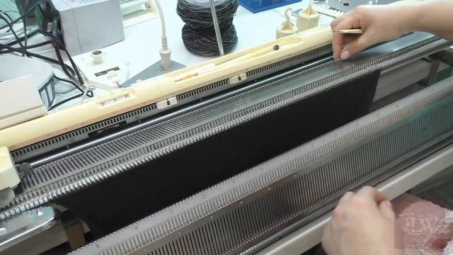 Вяжем ПЛАТЬЕ "Зимняя рапсодия" из градиентной пряжи. Круговое вязание. Двухфонтурная машина