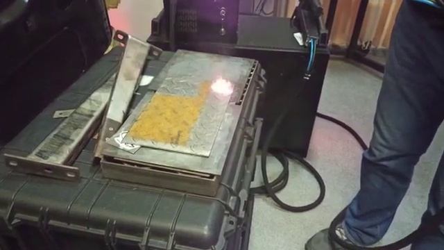 Лазерная очистка металла от ржавчины. Станок для лазерной очистки HTF Clean 500 Вт | www.raymark.ru