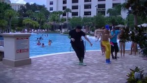 Vivir Mi Vida - Marc Anthony - Salsa Fitness w/ Bradley - Crazy Sock TV