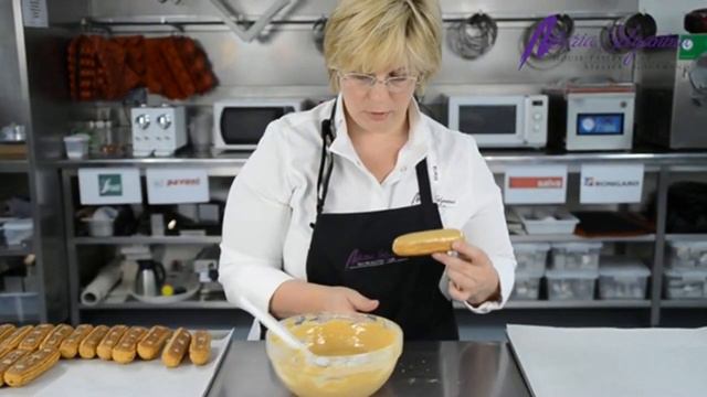 Курс Кофейные эклеры 5_5 - заварное тесто - Мария Селянина - PastryCampus.RU