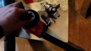 Поменять батарею в квартире самому .