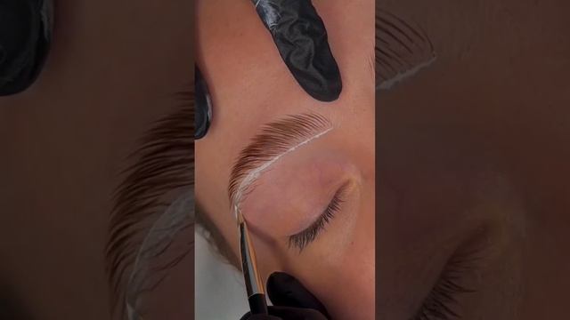 Построение формы бровей  @_murmarina_ смотреть онлайн