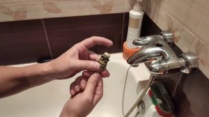 Ремонт душевого переключателя .