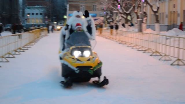 Вятский Дед Мороз приехал на снегоходе. Киров смотреть онлайн