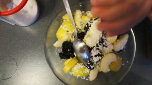 Утка с рисом, яблоками и черносливом.. станет украшением праздничного стола