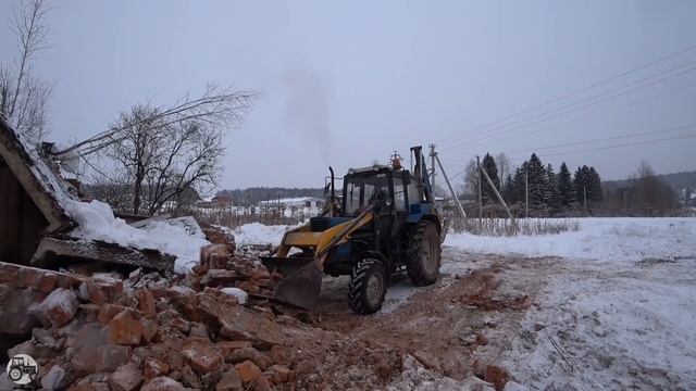 Трактор ДТ-75, МТЗ экскаватор, ХТЗ Т-150. Трактористы ломают стены, крышу советского бункера. смотреть онлайн