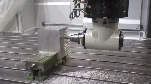 Portalfräsmaschine / double column machining center: MACHINING BY ANGULAR HEAD+END MILL