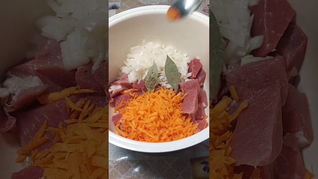 каша кукурузная с мясом