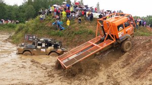 Новейший УРАЛ 6х6 без раздумий штурмует гору. ГАЗ, ЗИЛ, БРДМ на бездорожье.