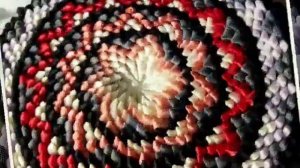 ручная работа  коврик из лоскутков ткани. лоскутное шитье