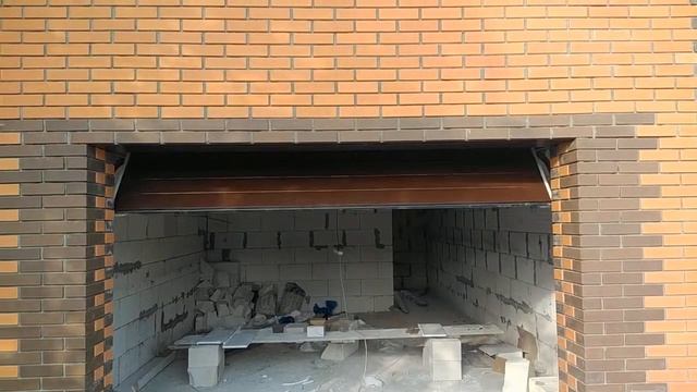 Секционные ворота