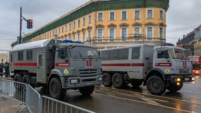 СРОЧНО! 6 "МИНУТ НАЗАД" КОЛОННА РОСГВАРДИИ МЧИТ В СТОРОНУ БАЛАШИХИ. смотреть онлайн