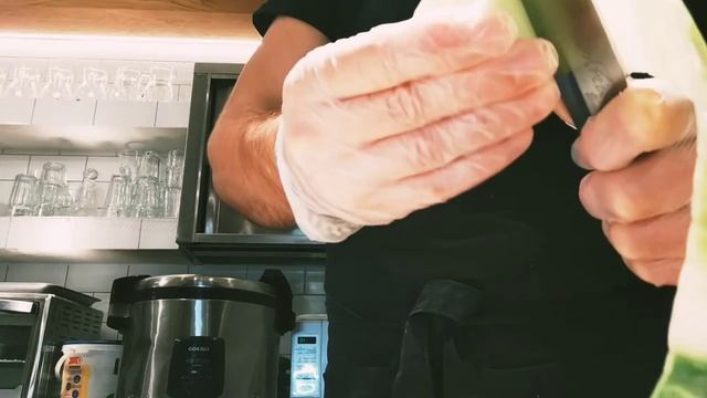 Как можно нарезать огурец)))!!! смотреть онлайн