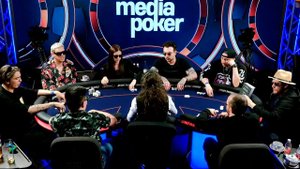 ВТОРОЙ СТОЛ ТУРНИРА ПО ПОКЕРУ В СОЧИ (Шастун, Snailkick, Kefir, Джабраилов и другие)