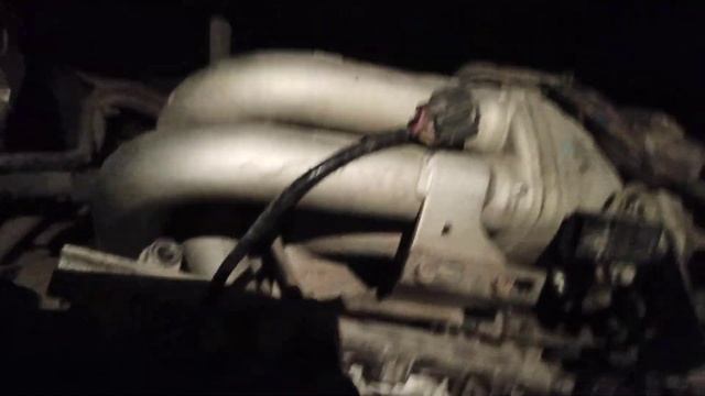 снижаем расход топлива снятие форсунок Mitsubishi Lancer 9 лансер 9 и промывка Димексиде смотреть онлайн