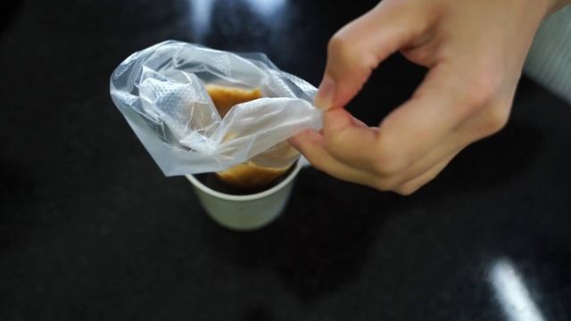 Макаронад - покрытие на кулич, с миндальными лепестками и сахарной пудрой. Декор на кулич. Пасха.