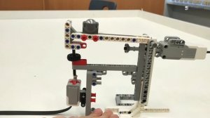 Lego EV3. Кузнечный молот на кулачковой передаче [КМ-КП-В1]