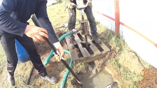 Абиссинская скважина с канализационной трубы