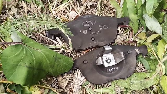 Замена передних тормозных колодок Форд Фокус 3 смотреть онлайн