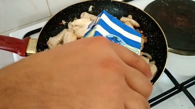 Бефстроганов из курицы. Рецепт