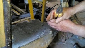 Клин делаем для топора, колуна, кувалды и молотка.