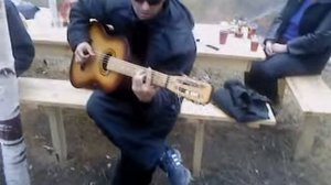 Песня под гитару я фотографию беру