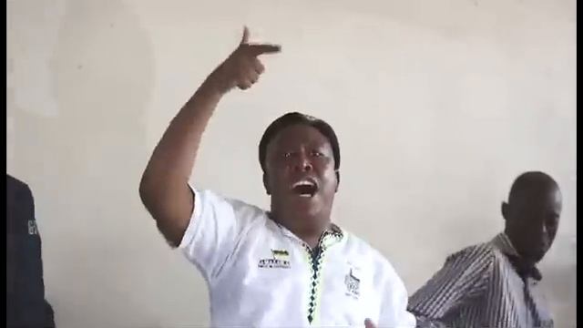 Julius Malema sings at a meeting with SANDF soldiers смотреть онлайн