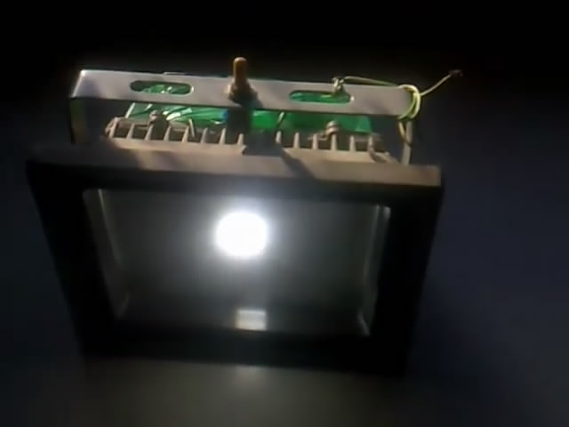 Фонарь из хлама.mp4 смотреть онлайн