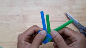 как сделать сердечко из трубочек для коктейля
