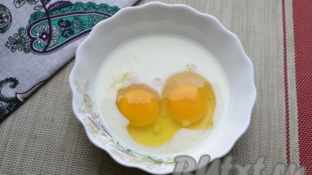 Сладкий омлет на молоке на сковороде