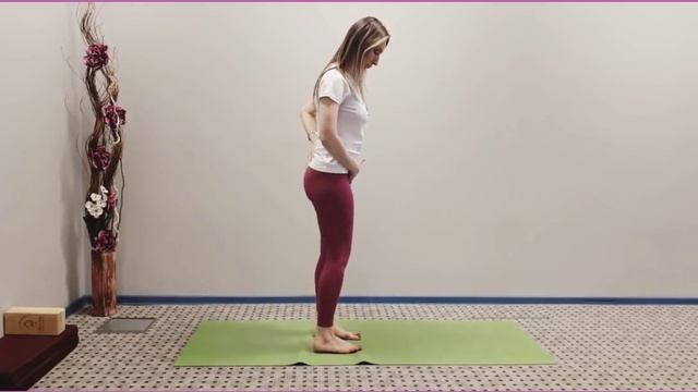 Тадасана. Поза Горы. Как выполнять. Правильная осанка и здоровая спина.