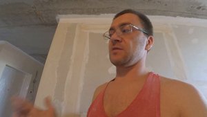 Какой шпаклевкой заделывать швы гипсокартона. Унифлот, фуген.