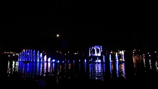 Свет шагает по Кадриоргу. Таллин. смотреть онлайн