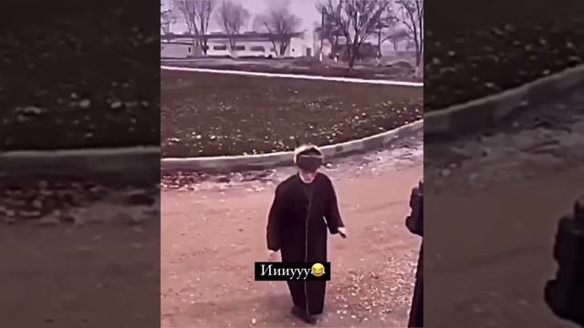 дедушка зажигает июю