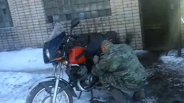 Иж юпитер 5 - работает как часы ( Первый запуск после зимы) смотреть онлайн