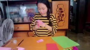 Let's fold small colorful roses from cardboard to decorate Part 4