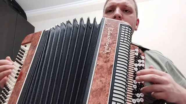 Живёт живёт в этом доме Галина смотреть онлайн