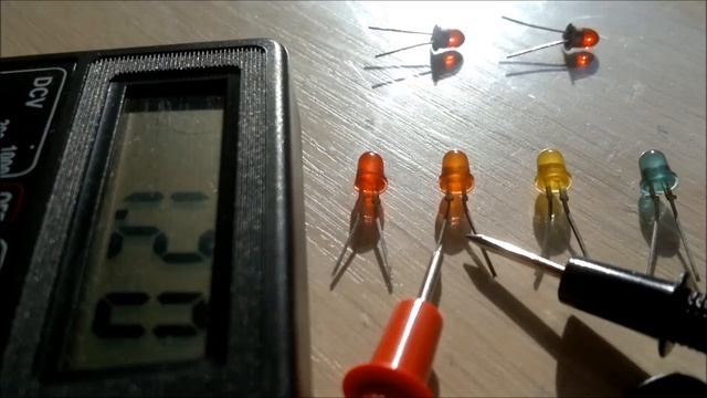 ? СКОЛЬКО ВОЛЬТ В ЦВЕТНЫХ СВЕТОДИОДАХ