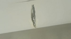 Треснул потолок из ГКЛ. Решаю проблему. Выводы.