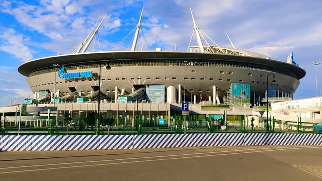 Стадион "Газпром-Арена" на Крестовском острове в Санкт-Петербурге... смотреть онлайн