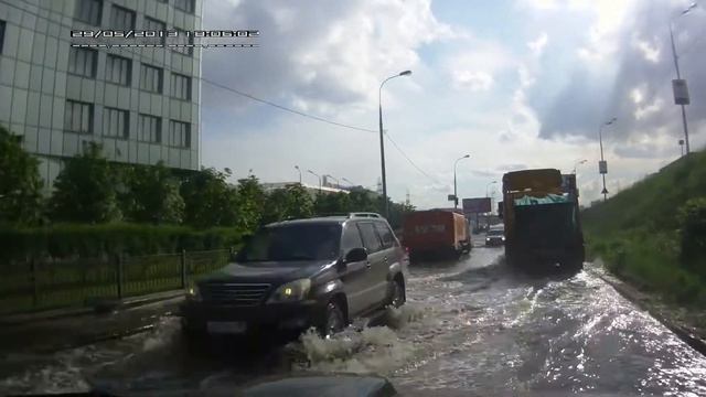 Потоп после тропического дождя. смотреть онлайн