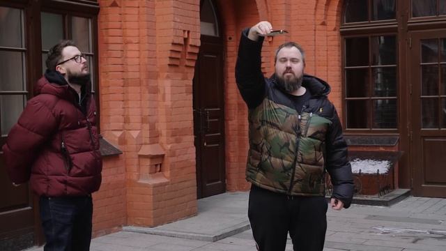 Galaxy S23 Ultra vs iPhone 14 Pro Max — кто разобьется первым? Ультра Дроп-тест! смотреть онлайн