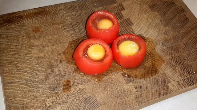 Каждое утро на столе. Взяла помидор и яйцо смотреть онлайн