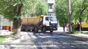 В Волжском на дорожных объектах БКД укладывают верхний слой асфальта