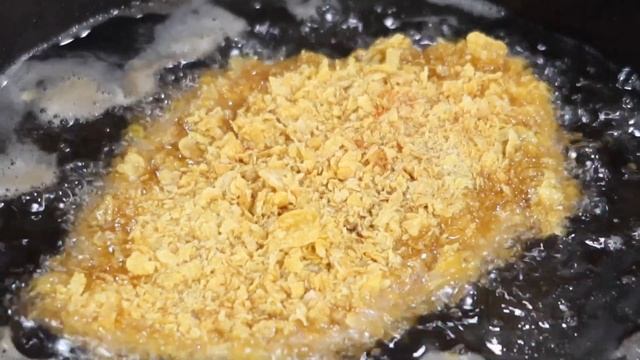 Spicy Chicken & Maple Bacon Waffles?! How to Make the BEST Chicken & Waffles! смотреть онлайн