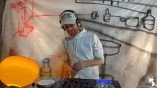 5 букв радио — dj lovushka @ Garage 31aug2023 смотреть онлайн