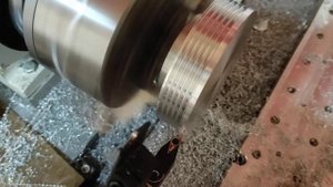 Точим поликлиновый шкив на самодельном токарном ЧПУ